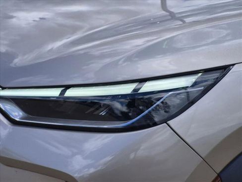 Used 2023 INFINITI QX60 Sensory w/ Vision Package AWD/4WD image 9