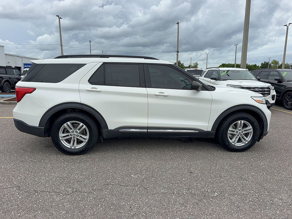 Certified 2022 Ford Explorer XLT RWD image 5