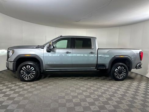 Used 2025 GMC Sierra 2500 Denali Ultimate image 6