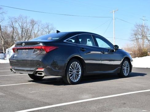 Used 2019 Toyota Avalon Limited image 7