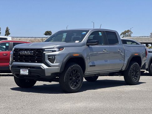 New 2026 GMC Canyon Elevation w/ LPO, Black Badging Package RWD image 6