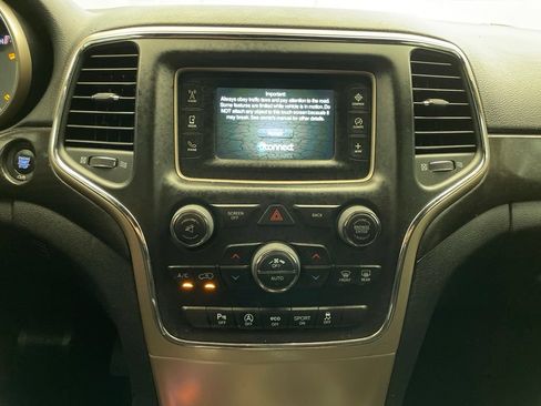 Used 2017 Jeep Grand Cherokee Laredo w/ Quick Order Package 23E AWD/4WD image 13