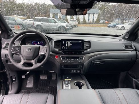 Certified 2025 Honda Passport TrailSport image 12