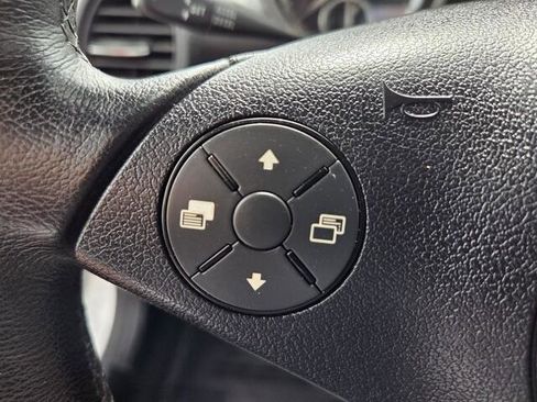 Used 2009 Mercedes-Benz SLK 300 image 16