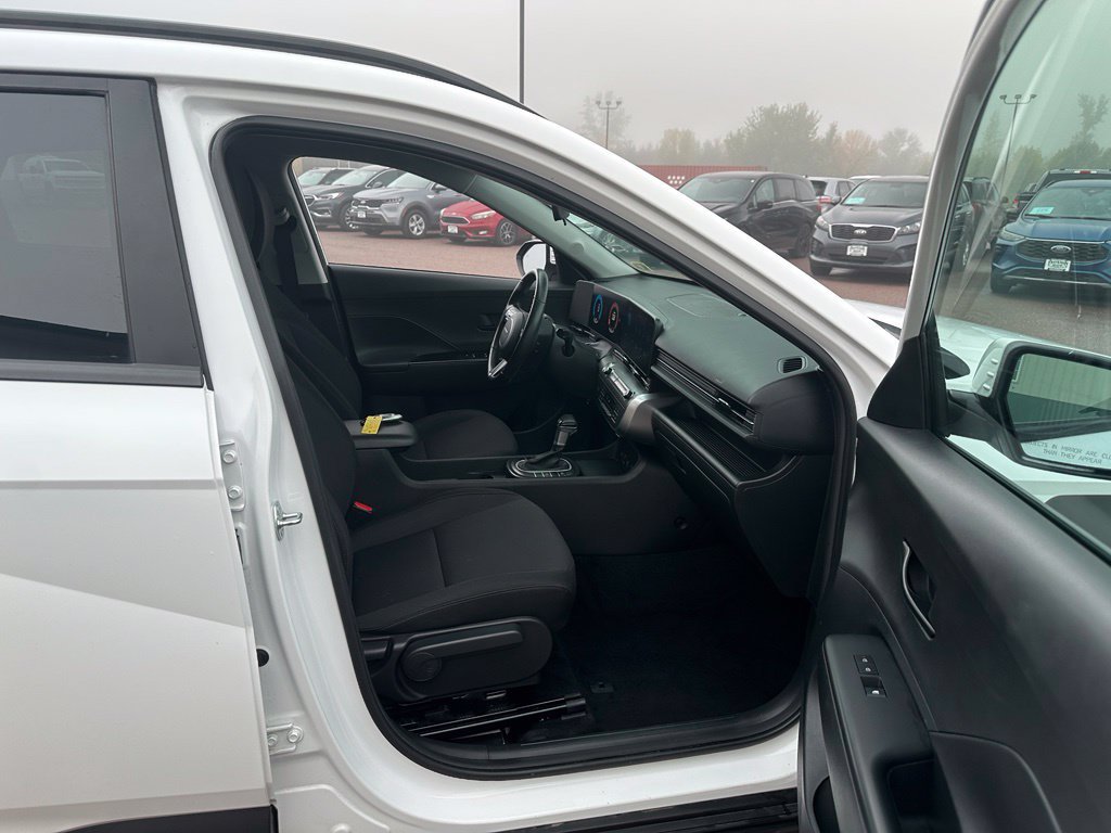 Used 2025 Hyundai Kona SEL AWD/4WD image 28