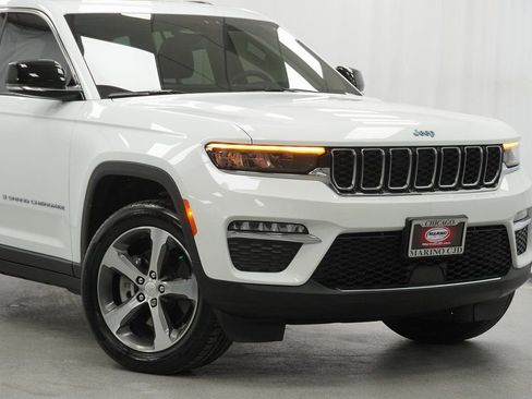 Used 2022 Jeep Grand Cherokee Limited 4xe image 4