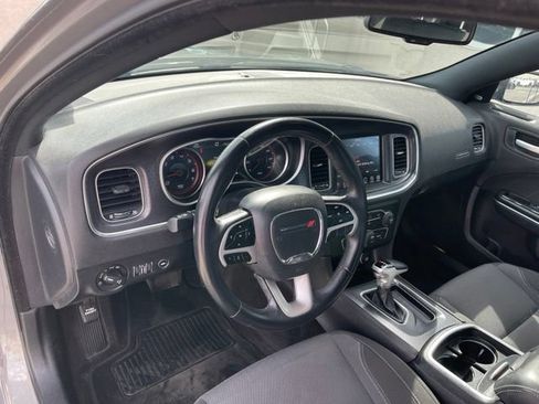 Used 2017 Dodge Charger SXT AWD/4WD image 7