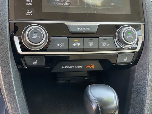 Used 2016 Honda Civic Touring image 10