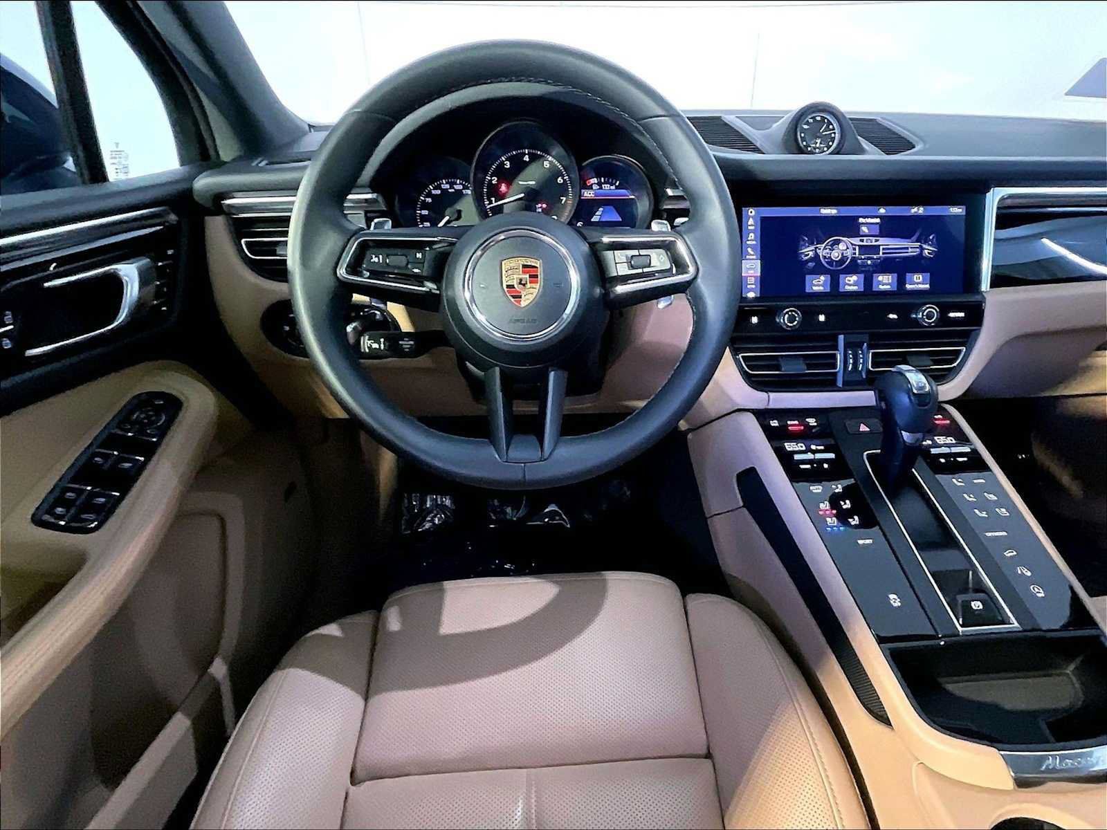 Certified 2024 Porsche Macan AWD/4WD image 13