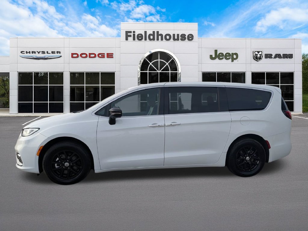 Used 2025 Chrysler Pacifica Select FWD image 12