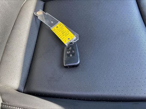 Used 2020 Volkswagen Atlas SE w/ Panoramic Sunroof Package image 15