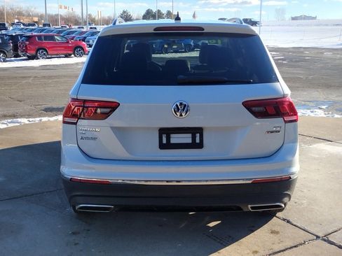 Used 2018 Volkswagen Tiguan SEL image 18