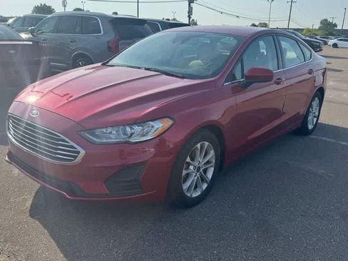 Used 2020 Ford Fusion SE FWD image 2
