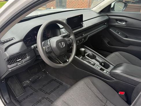Used 2023 Honda Accord EX image 27