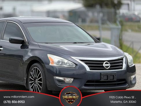 Used 2013 Nissan Altima 2.5 S FWD image 15