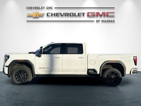 Used 2025 GMC Sierra 2500 AT4 w/ AT4 Premium Plus Package AWD/4WD image 6