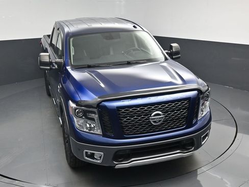 Used 2017 Nissan Titan PRO-4X w/ Pro-4x Convenience Package AWD/4WD image 26