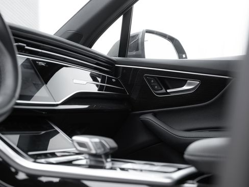 Certified 2025 Audi Q7 3.0T Premium Plus w/ Premium Plus Package image 16