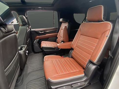 Used 2023 GMC Yukon XL Denali Ultimate w/ LPO, Floor Liner Package AWD/4WD image 22