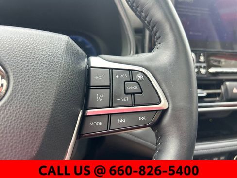 Used 2023 Toyota Highlander Platinum FWD image 19