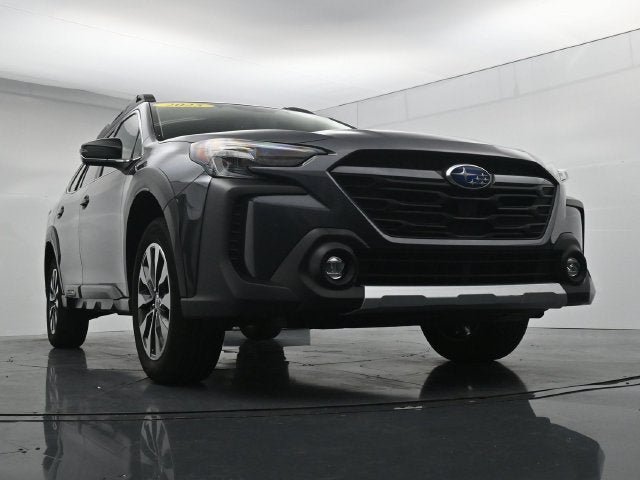 Used 2025 Subaru Outback Limited AWD/4WD image 39
