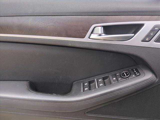 Used 2016 Hyundai Genesis 3.8 w/ Option Group 04 RWD image 11
