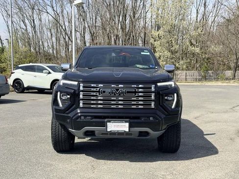 Used 2024 GMC Canyon Denali image 8