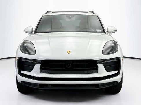 Used 2026 Porsche Macan AWD/4WD image 10