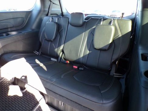 New 2026 Chrysler Voyager LX image 9