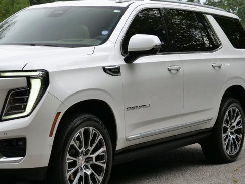 Used 2025 GMC Yukon Denali w/ Denali Reserve Package RWD image 60