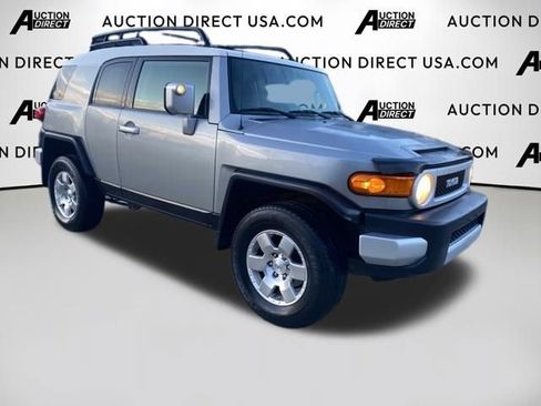 Used 2010 Toyota FJ Cruiser 4WD image 22