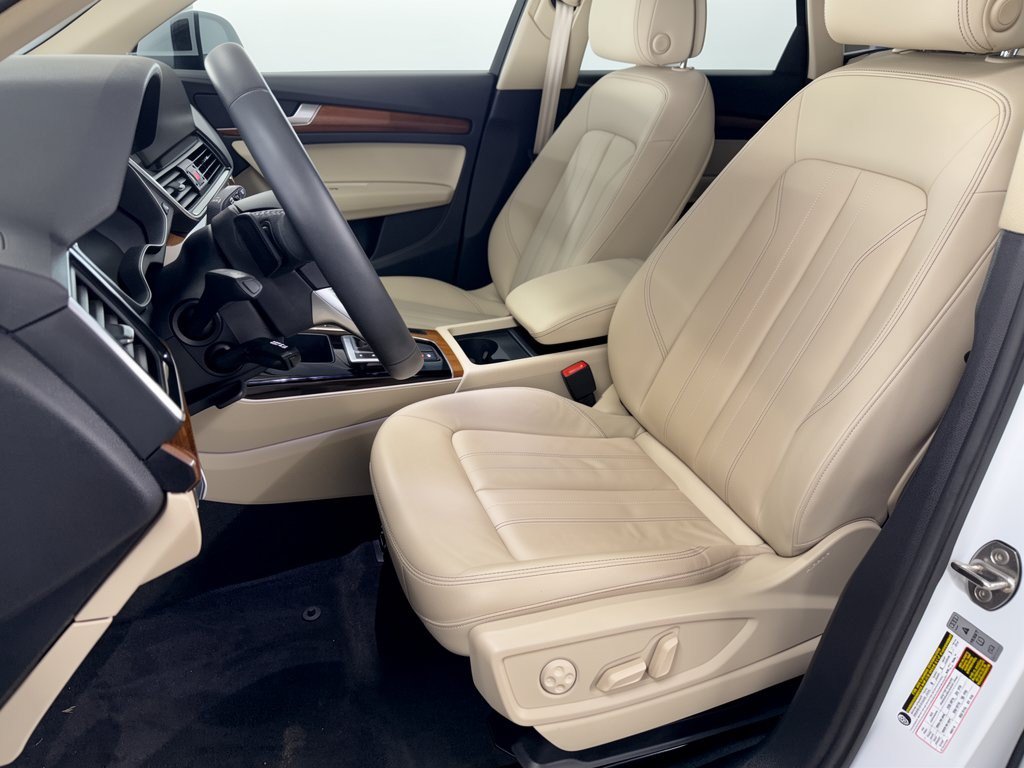Used 2023 Audi Q5 2.0T Premium w/ Convenience Package AWD/4WD image 5