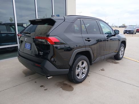 Used 2025 Toyota RAV4 XLE AWD/4WD image 7