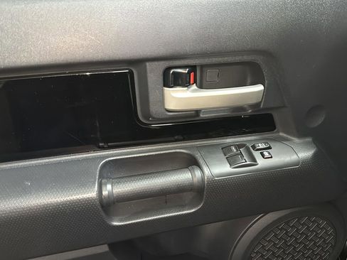 Used 2007 Toyota FJ Cruiser Base w/ Upgrade Pkg 2 image 11