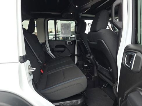 Used 2025 Jeep Wrangler Unlimited Rubicon 4xe w/ Convenience Group image 46