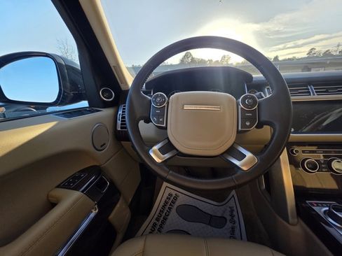 Used 2017 Land Rover Range Rover image 17