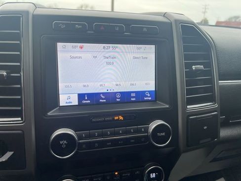 Used 2020 Ford Expedition XLT w/ Equipment Group 202A AWD/4WD image 19