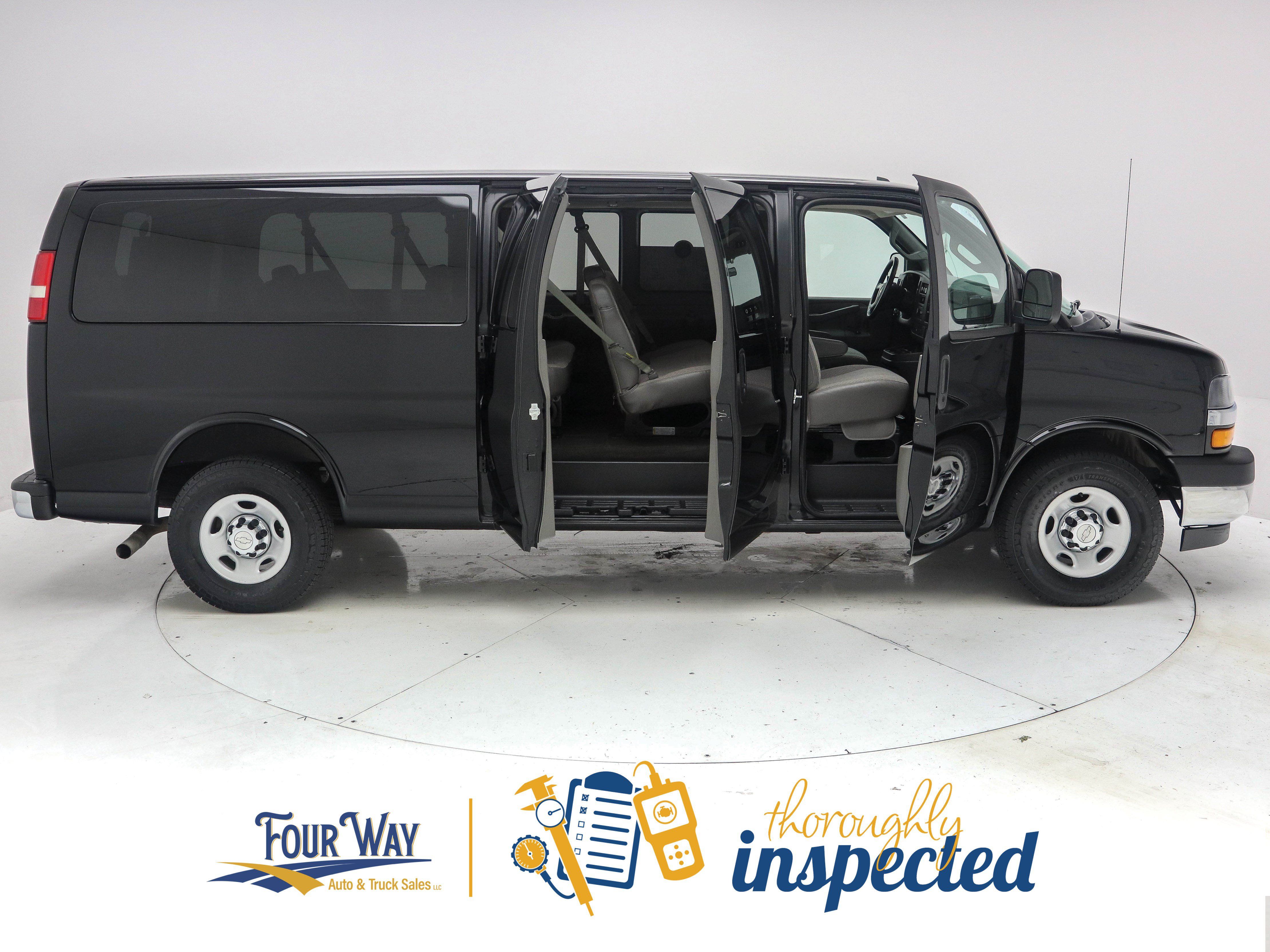 Used 2019 Chevrolet Express 3500 LT w/ LT Preferred Equipment Group RWD image 3