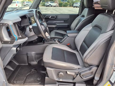 Used 2023 Ford Bronco Black Diamond w/ Sasquatch Package AWD/4WD image 18