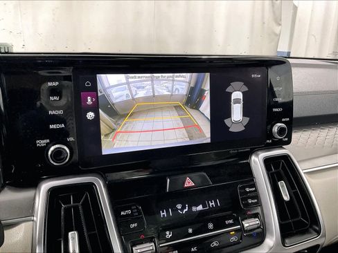Used 2023 Kia Sorento EX w/ Panoramic Sunroof Package image 19