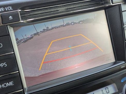 Used 2018 Toyota RAV4 XLE FWD image 12