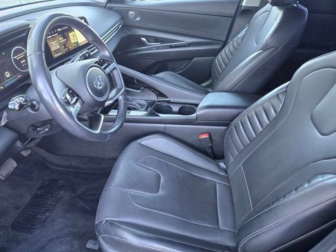 Used 2023 Hyundai Elantra Limited FWD image 18