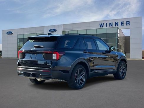 Used 2025 Ford Explorer ST-Line w/ ST-Line Street Pack image 5