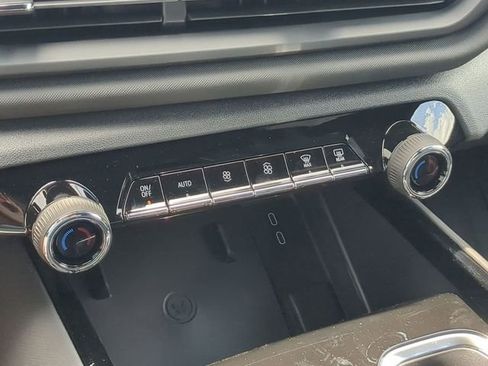 New 2025 Chevrolet Silverado EV LT image 32