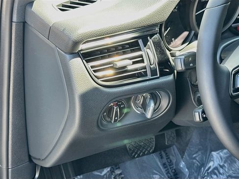 New 2026 Porsche Macan AWD/4WD image 11