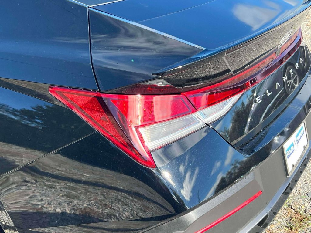 New 2026 Hyundai Elantra SEL Sport FWD image 8