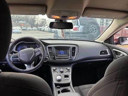 Used 2016 Chrysler 200 Limited image 9