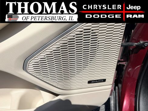 Used 2022 Jeep Grand Cherokee L Limited AWD/4WD image 21