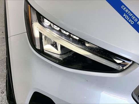 Used 2023 Volvo XC40 B4 Plus w/ Protection Package Premier image 38