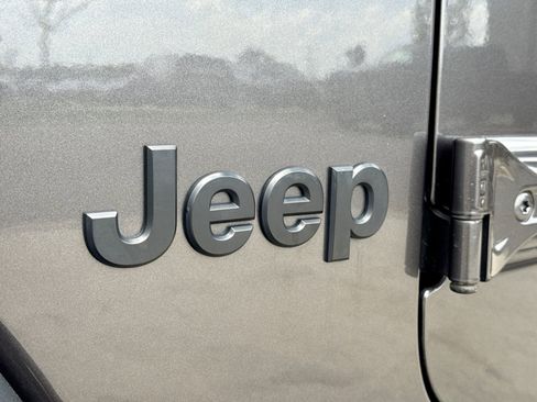 Used 2021 Jeep Wrangler Unlimited Sport AWD/4WD image 14